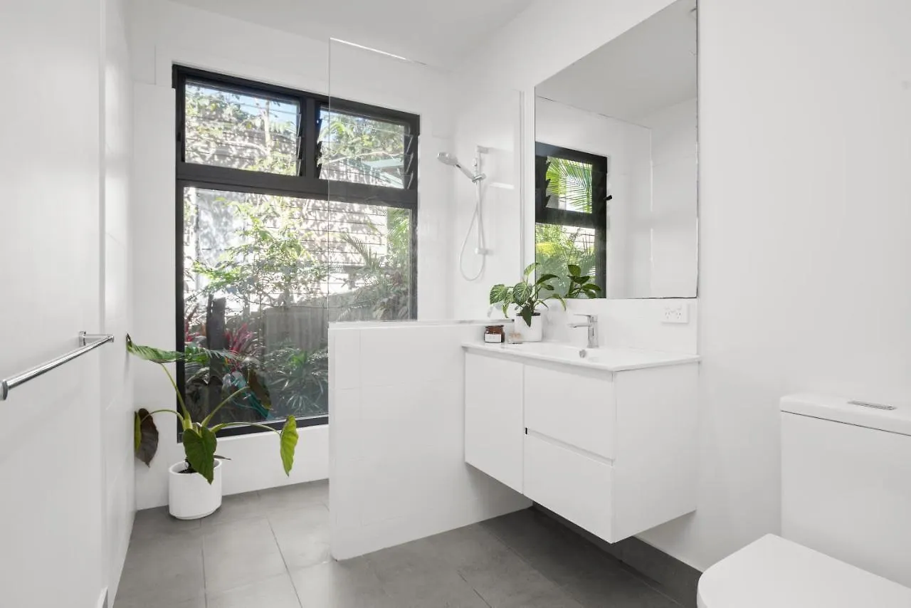 Light Filled Modern Specious Home, Pet Friendly In A Beautiful Area Of Byron Bay, Short Stroll To Town Australie