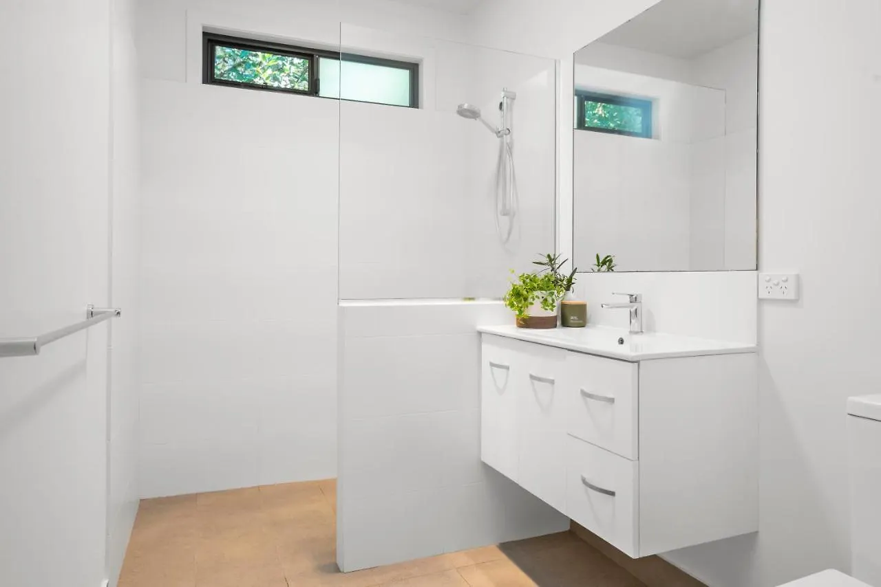 Light Filled Modern Specious Home, Pet Friendly In A Beautiful Area Of Byron Bay, Short Stroll To Town Hébergement de vacances
