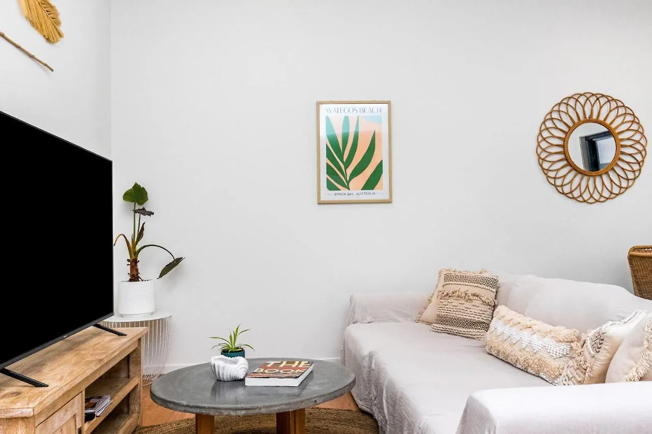 Light Filled Modern Specious Home, Pet Friendly In A Beautiful Area Of Byron Bay, Short Stroll To Town