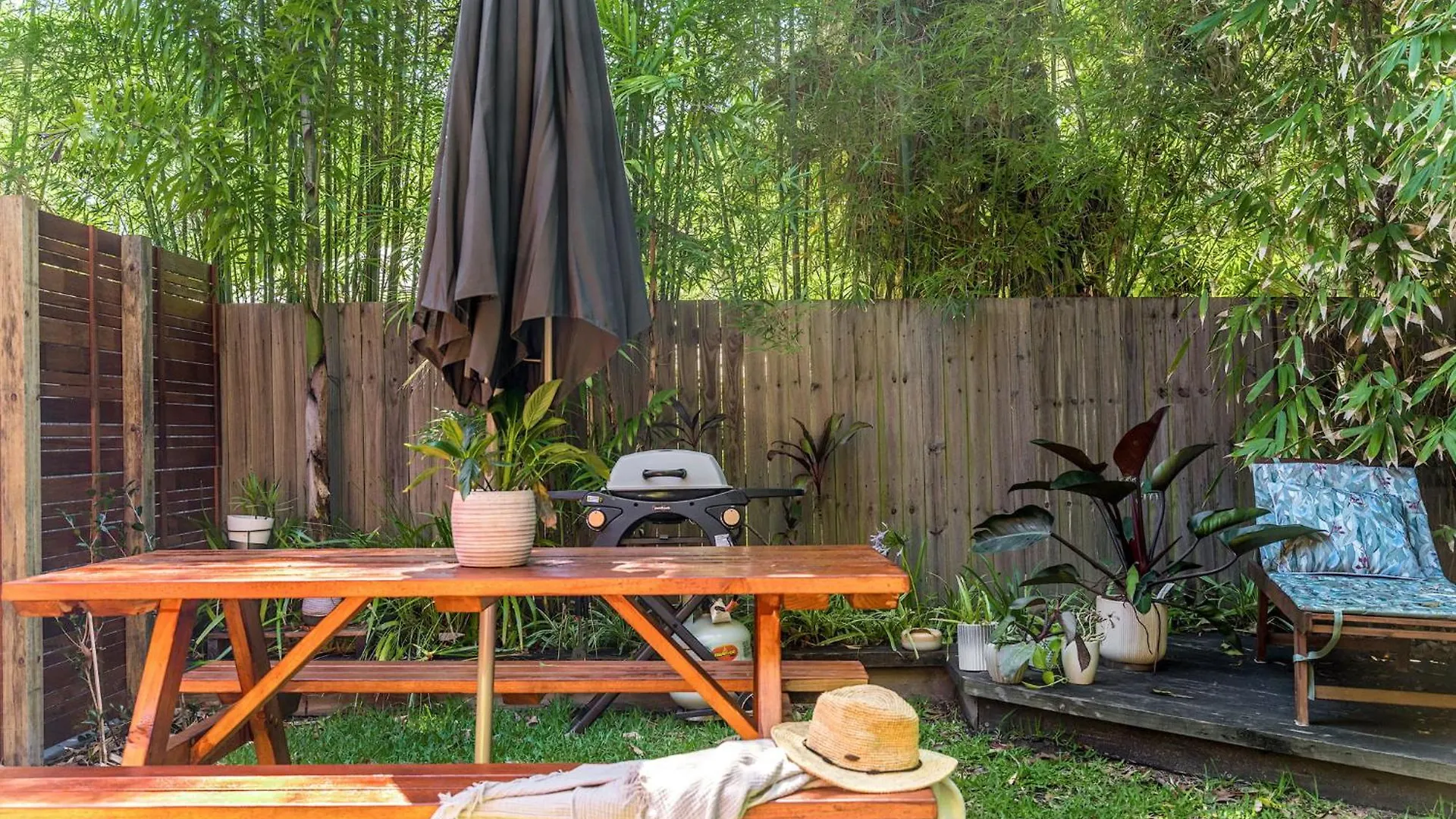 Light Filled Modern Specious Home, Pet Friendly In A Beautiful Area Of Byron Bay, Short Stroll To Town 0*,  Australie