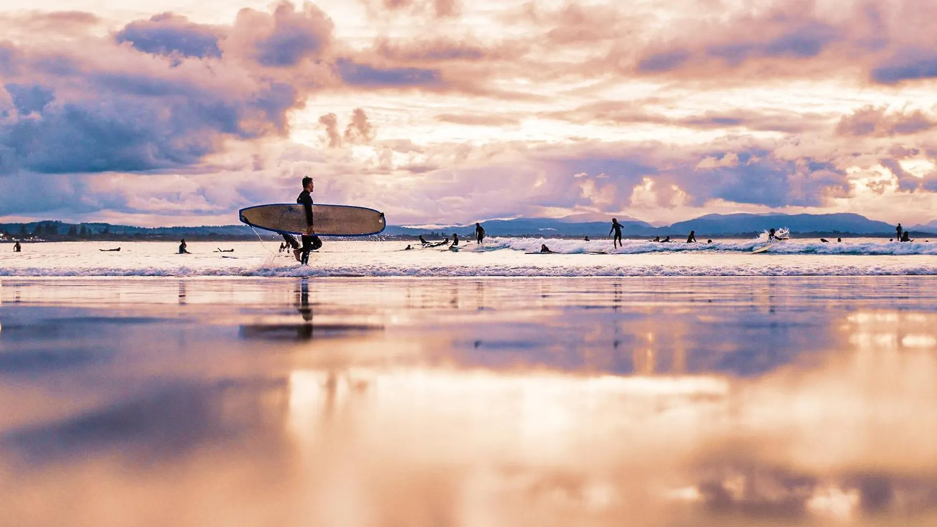 Light Filled Modern Specious Home, Pet Friendly In A Beautiful Area Of Byron Bay, Short Stroll To Town Australie